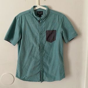 Button down Retrofit shirt